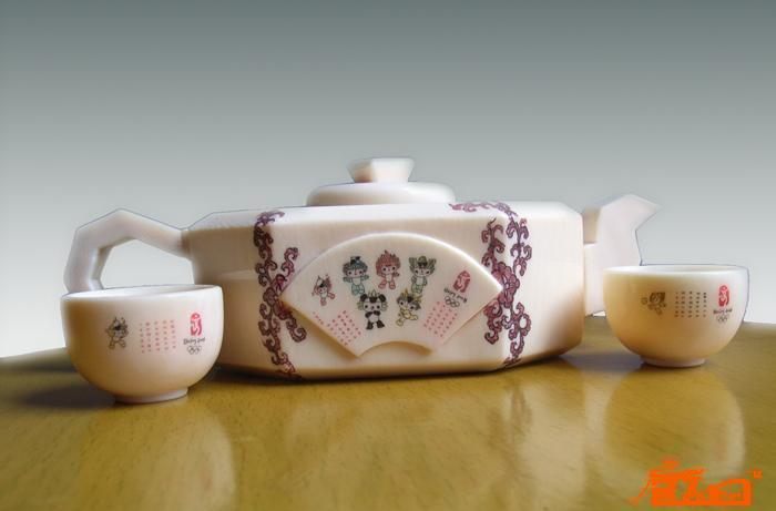 象牙茶壶、茶杯微雕北京奥运吉祥物福娃2