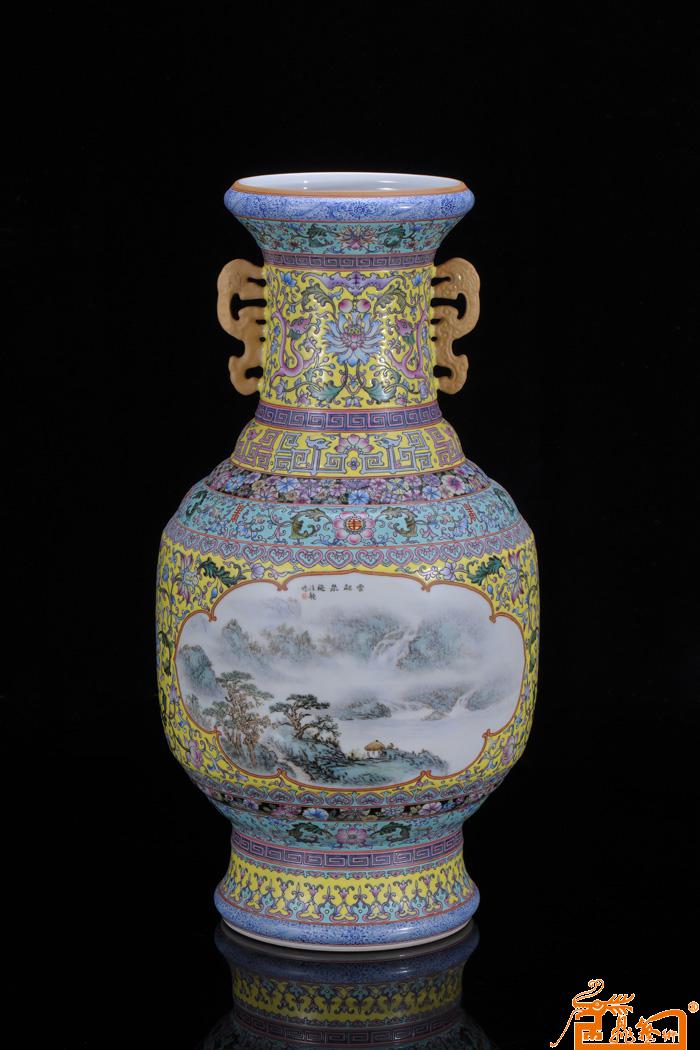 粉彩重工山水瓷王瓶—《云起泉飞》